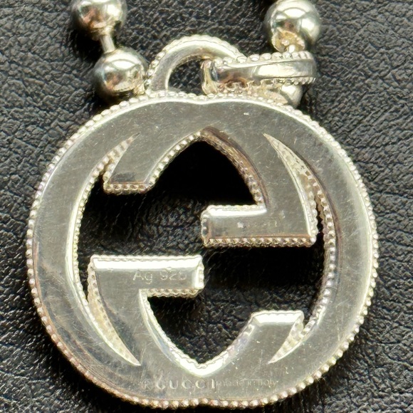 Gucci: Beaded Sterling Silver Interlocking GG Necklace - Picture 14 of 16